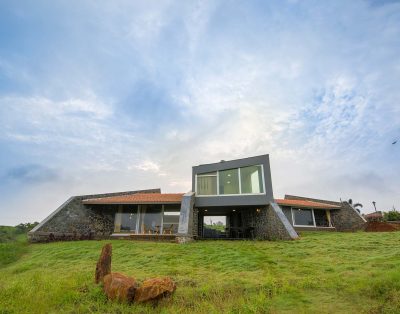 The Stone House in Beze